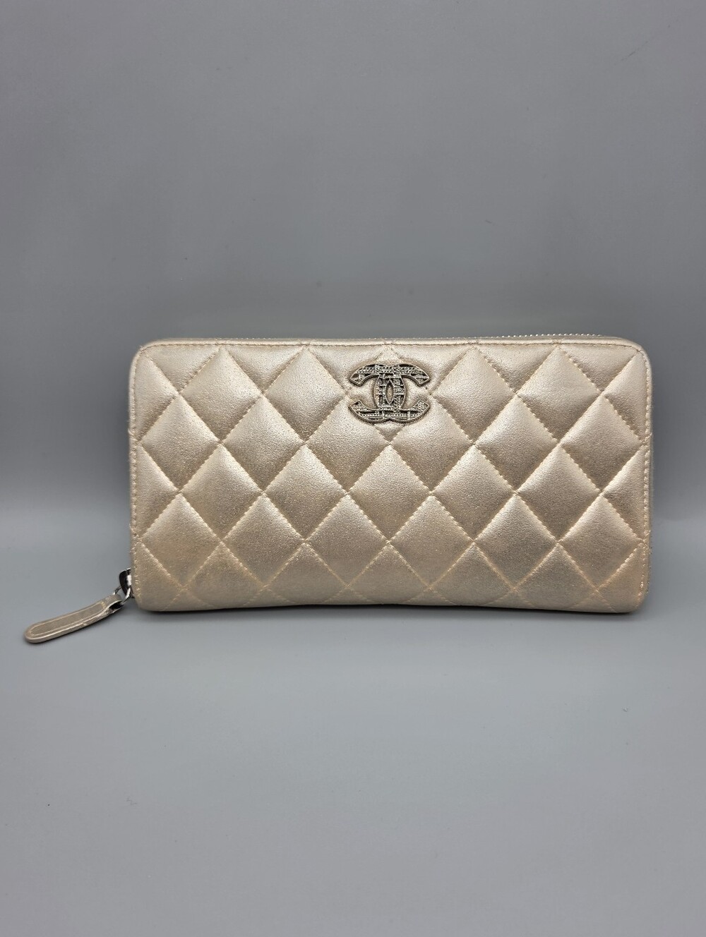 💮CHANEL Authentic Gold Quilted Leather Zip-Around Wallet💮